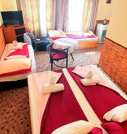 100 Eves Fogado 3* Szatymaz