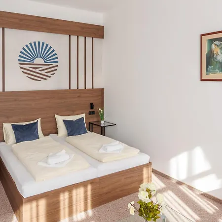 100 éves Bed & Breakfast