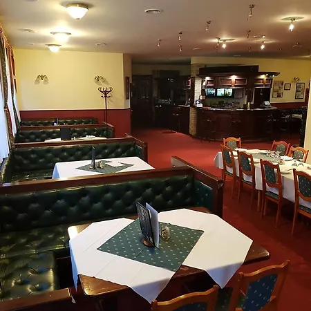 100 Eves Fogado 3* Szatymaz