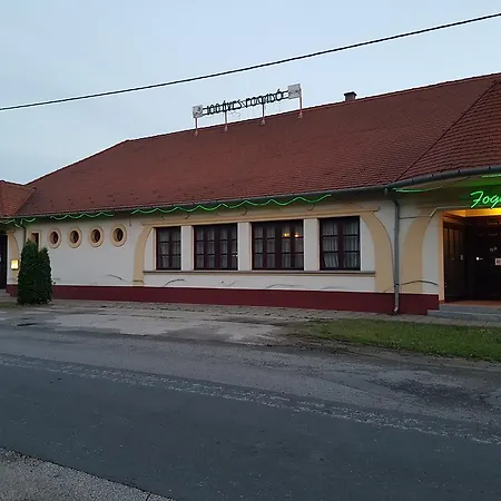 Oda ve Kahvaltı 100 Eves Fogado Szatymaz