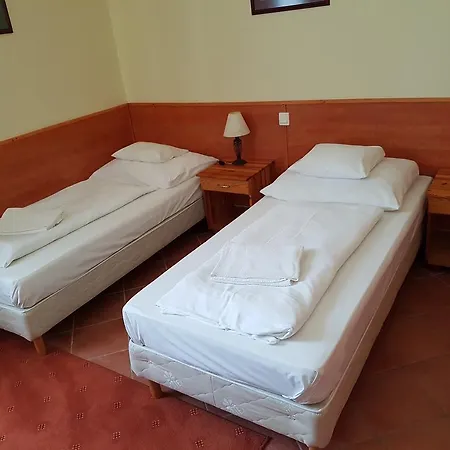 100 éves 3*