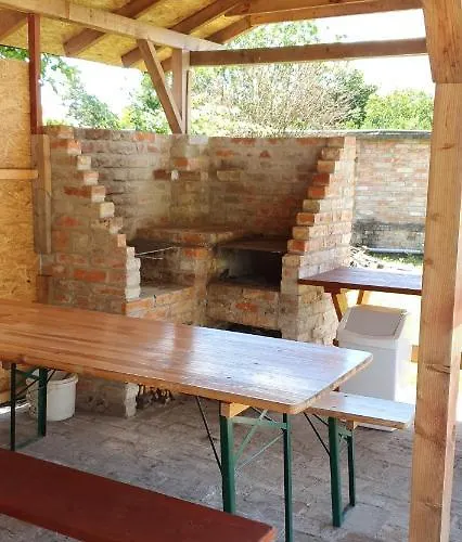 100 Eves Fogado Szatymaz