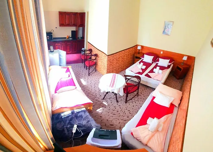 فندق مبيت وإفطار 100 Eves Fogado Szatymaz