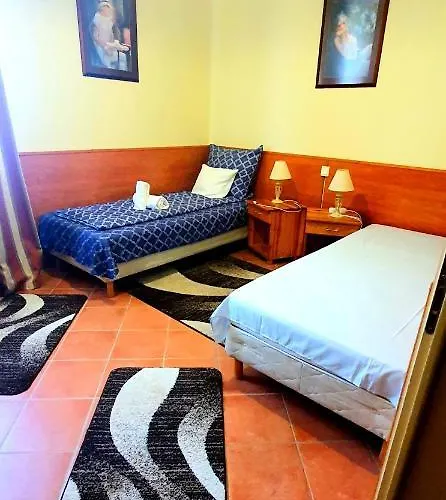 100 Eves Fogado Szatymaz