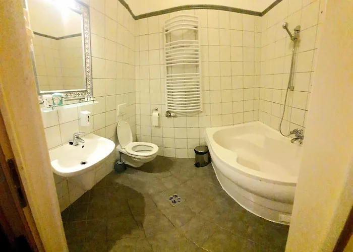 100 Eves Fogado فندق مبيت وإفطار