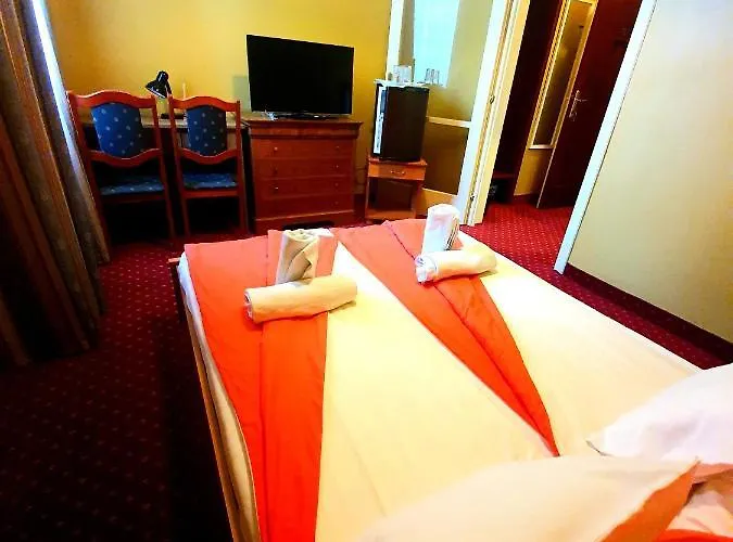 فندق مبيت وإفطار 100 Eves Fogado