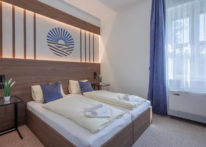 100 Eves Fogado فندق مبيت وإفطار Szatymaz