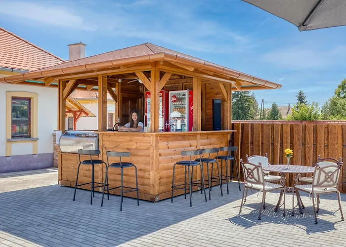 100 Eves Fogado 3* Szatymaz