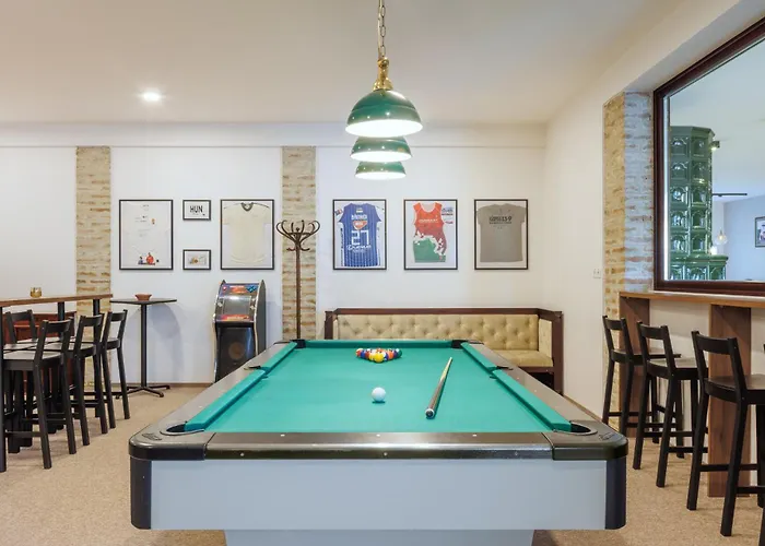 100 Eves Fogado فندق مبيت وإفطار Szatymaz