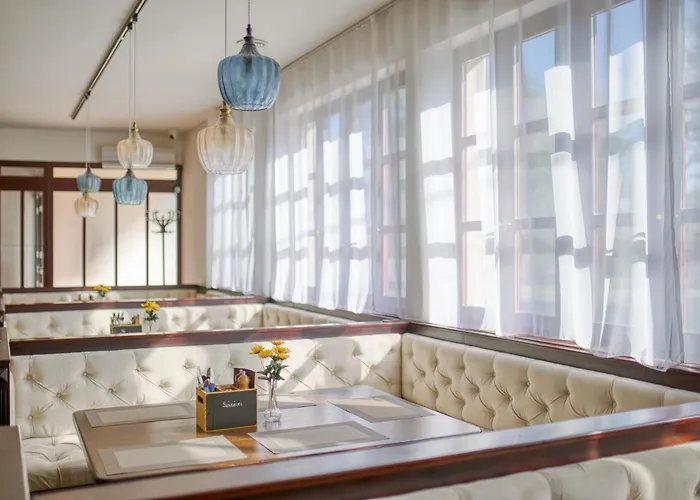 فندق مبيت وإفطار 100 Eves Fogado 3*