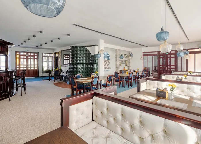 فندق مبيت وإفطار 100 Eves Fogado Szatymaz