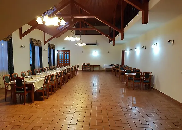Frühstückspension 100 Eves Fogado 3*