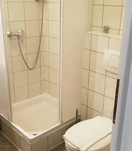 فندق مبيت وإفطار 100 Eves Fogado 3*