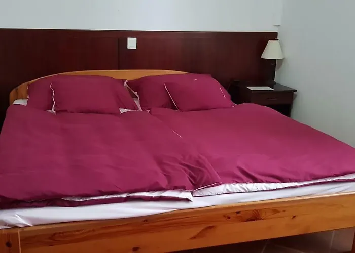 100 Eves Fogado 3* Szatymaz